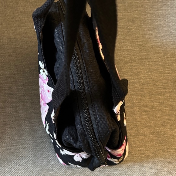 Floral Printed Quilted Bag with Many Pockets - Picture 3 of 8